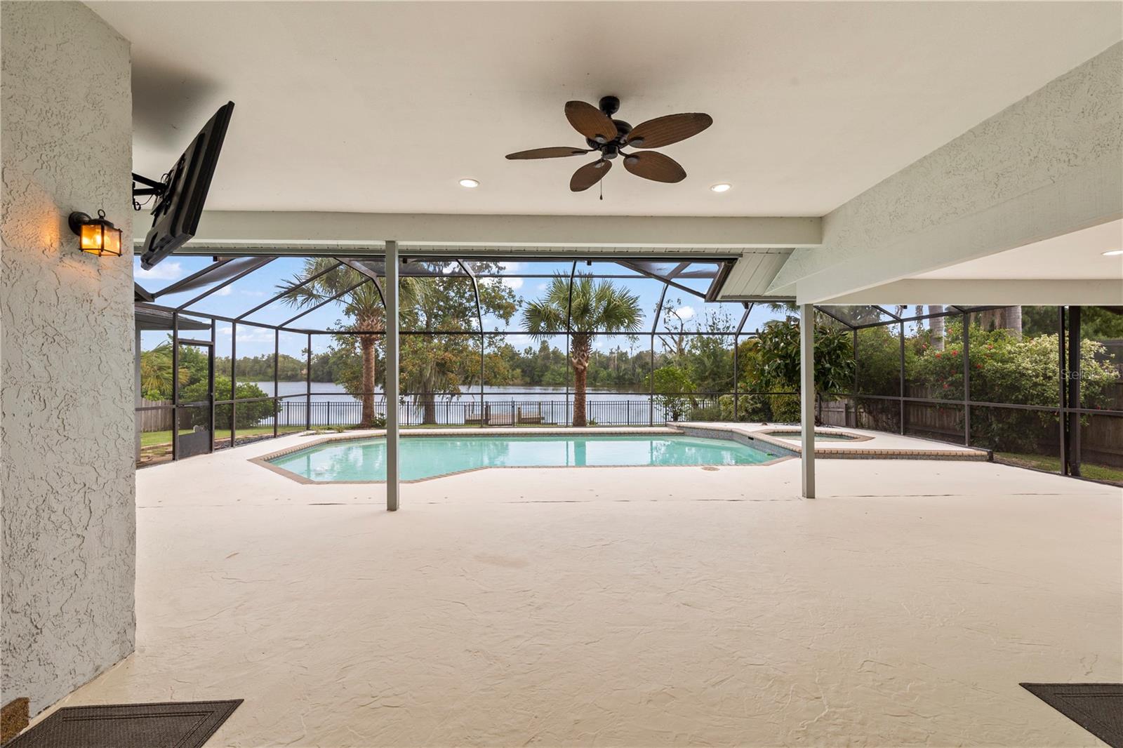Image 42 of 55 For 717 Pinewalk Drive