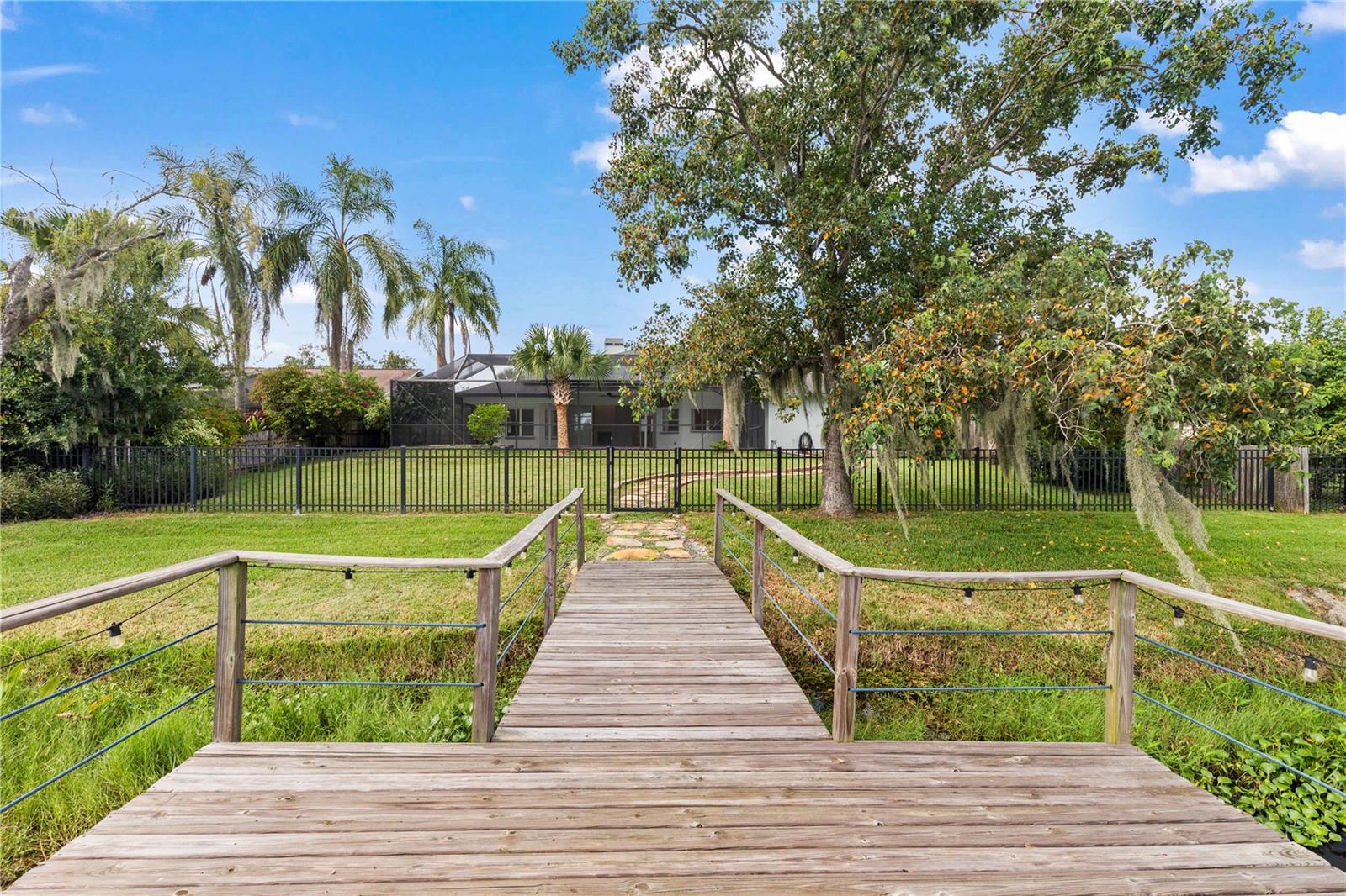 Image 9 of 55 For 717 Pinewalk Drive