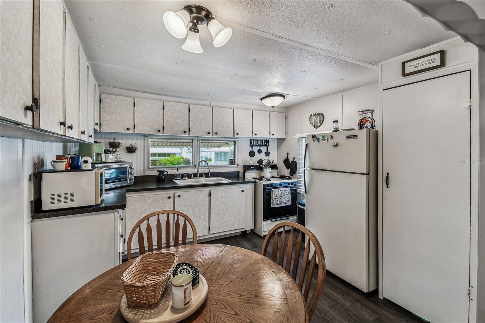 Image 10 of 47 For 7803 46th Avenue N 73