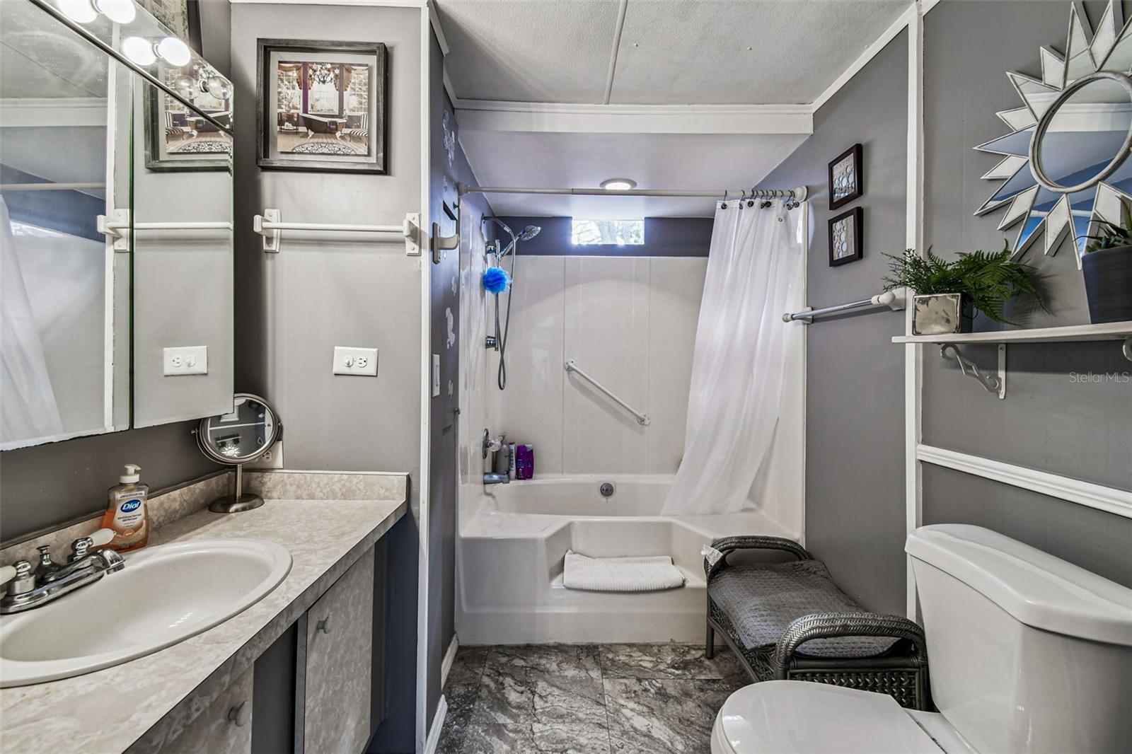 Image 22 of 47 For 7803 46th Avenue N 73