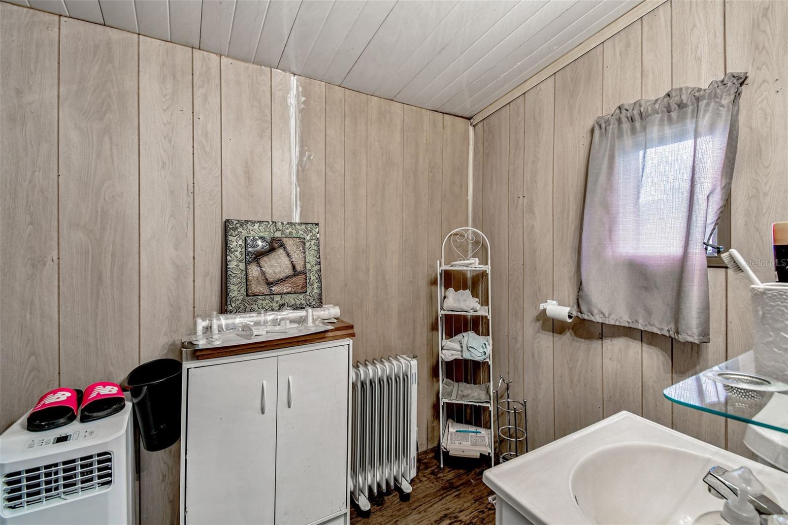 Image 33 of 47 For 7803 46th Avenue N 73