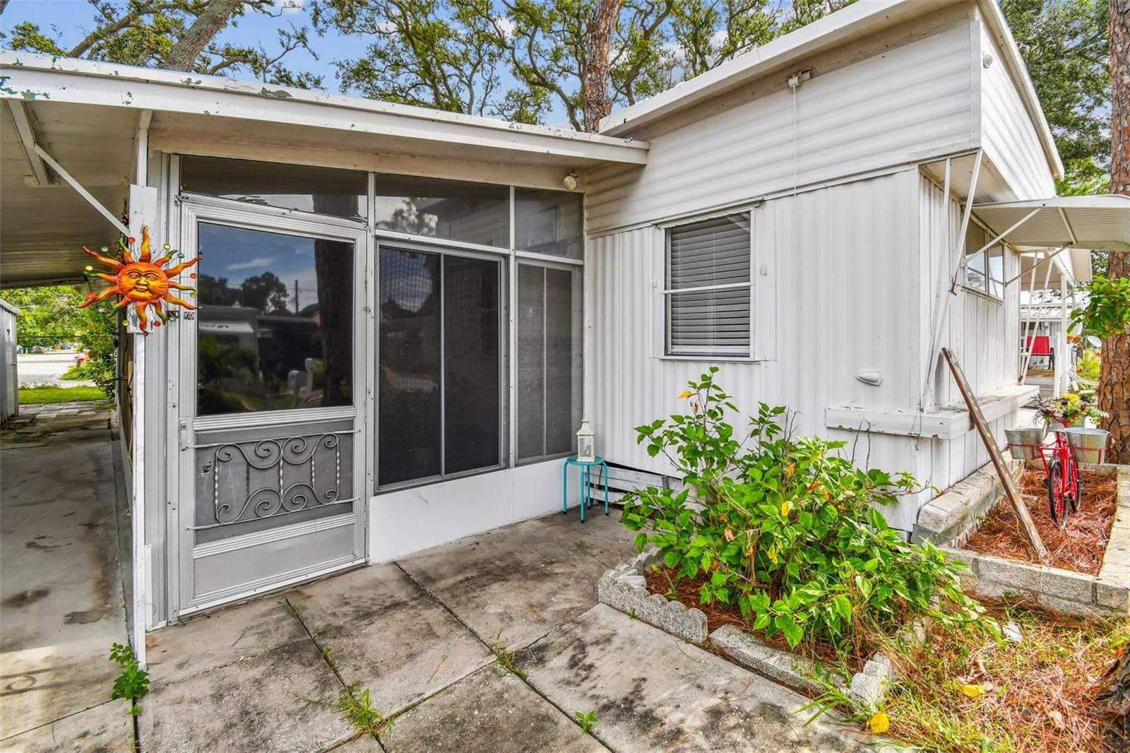 Image 4 of 47 For 7803 46th Avenue N 73
