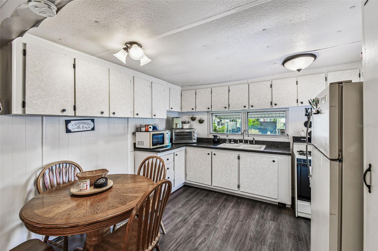 Image 9 of 47 For 7803 46th Avenue N 73