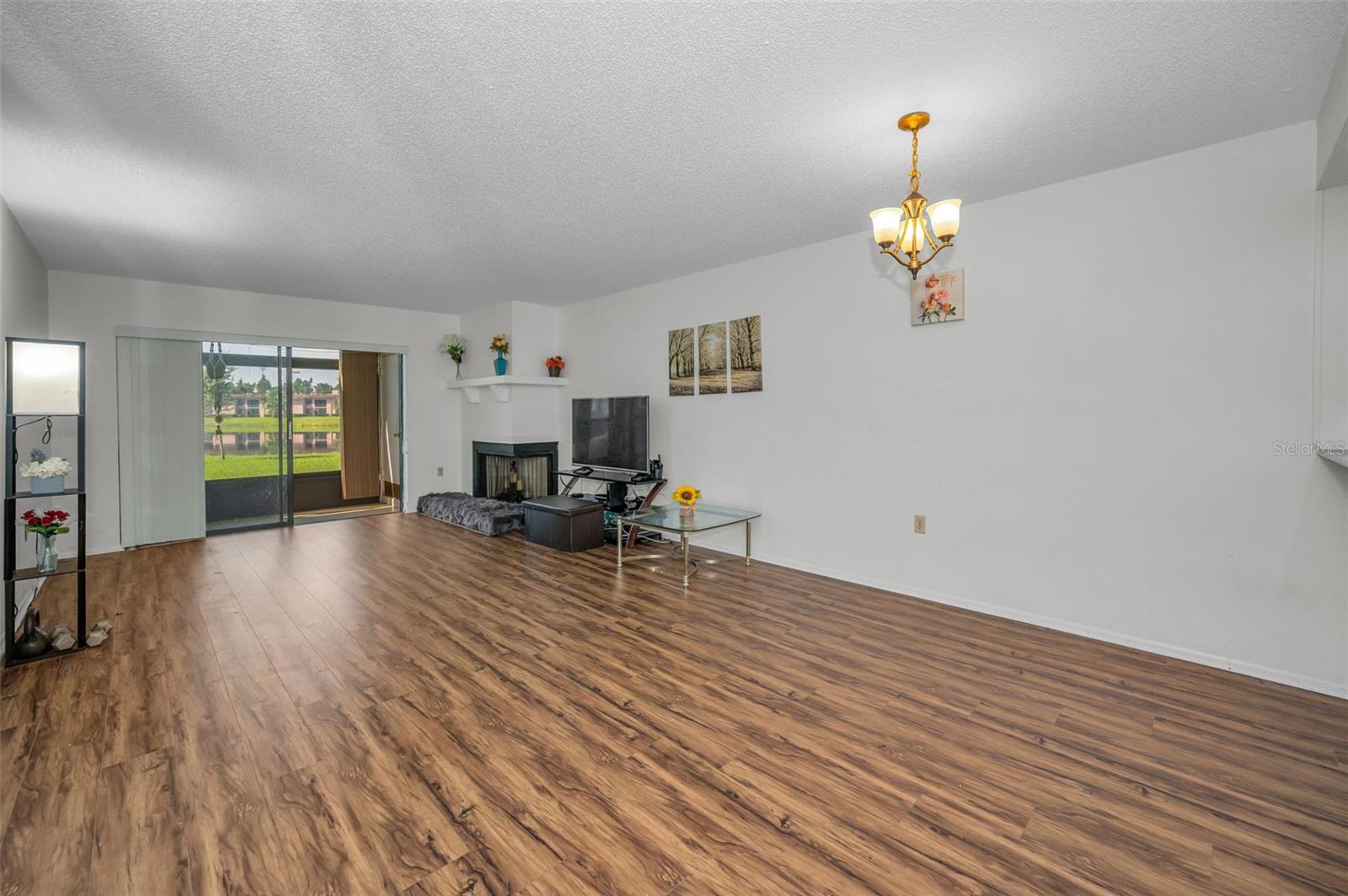 Image 12 of 54 For 103 Lakeview Place 3
