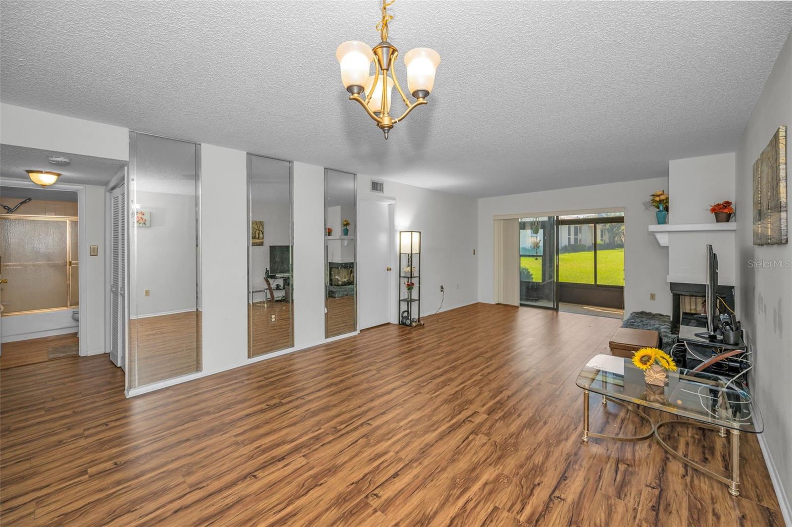 Image 13 of 54 For 103 Lakeview Place 3