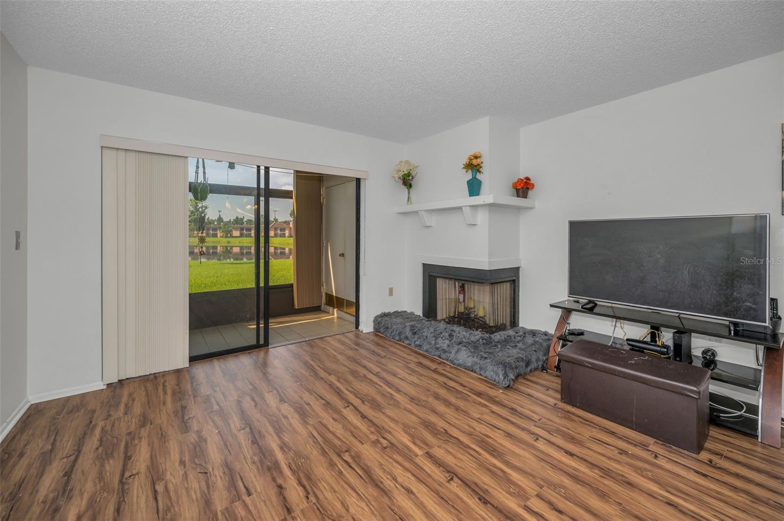 Image 14 of 54 For 103 Lakeview Place 3