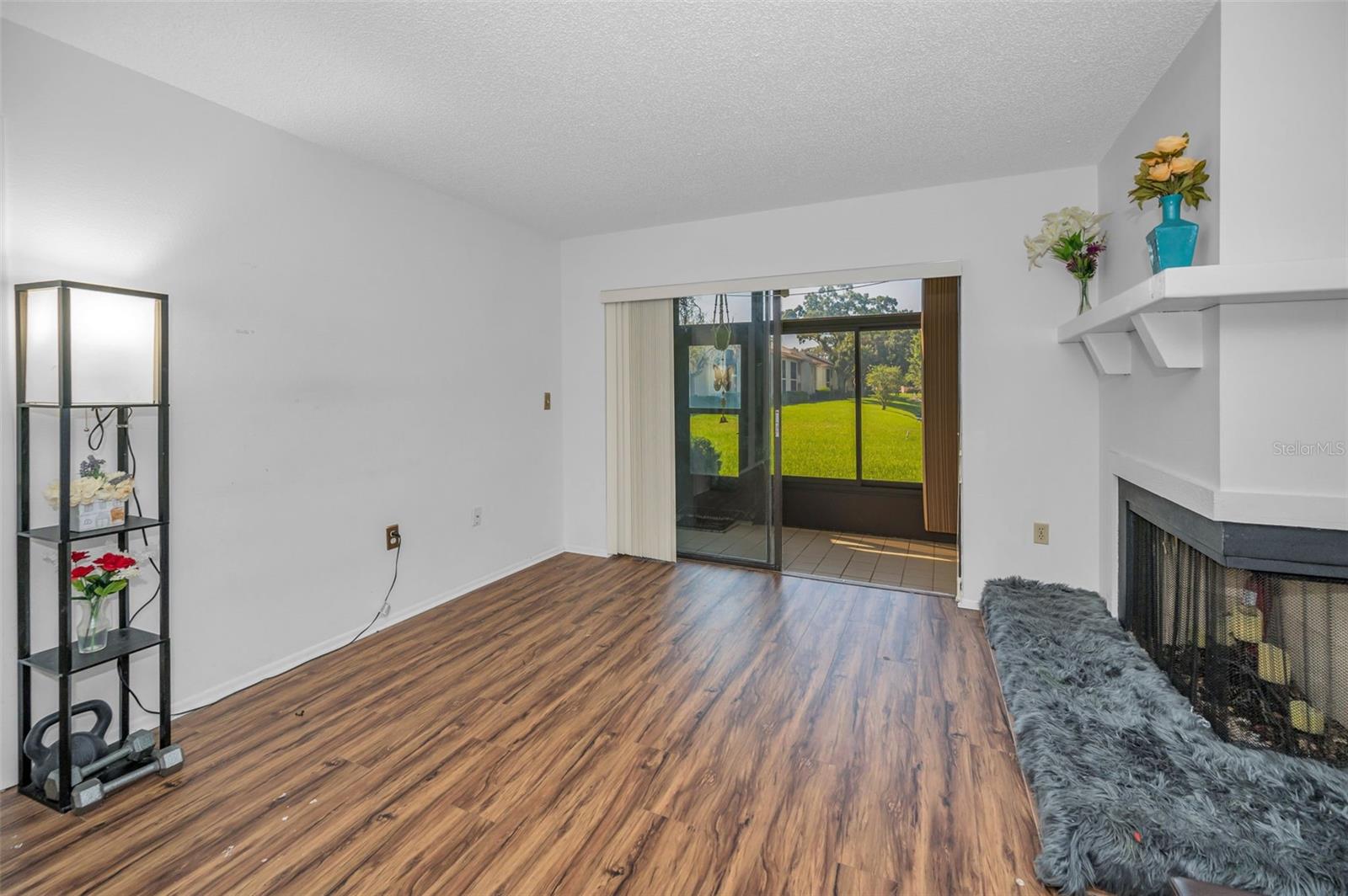 Image 16 of 54 For 103 Lakeview Place 3
