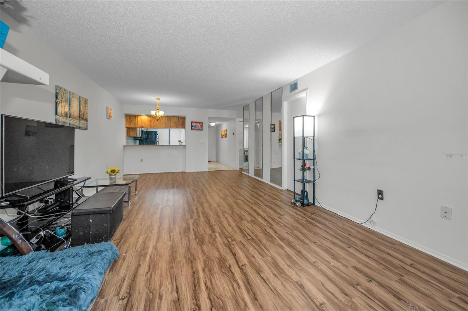 Image 17 of 54 For 103 Lakeview Place 3