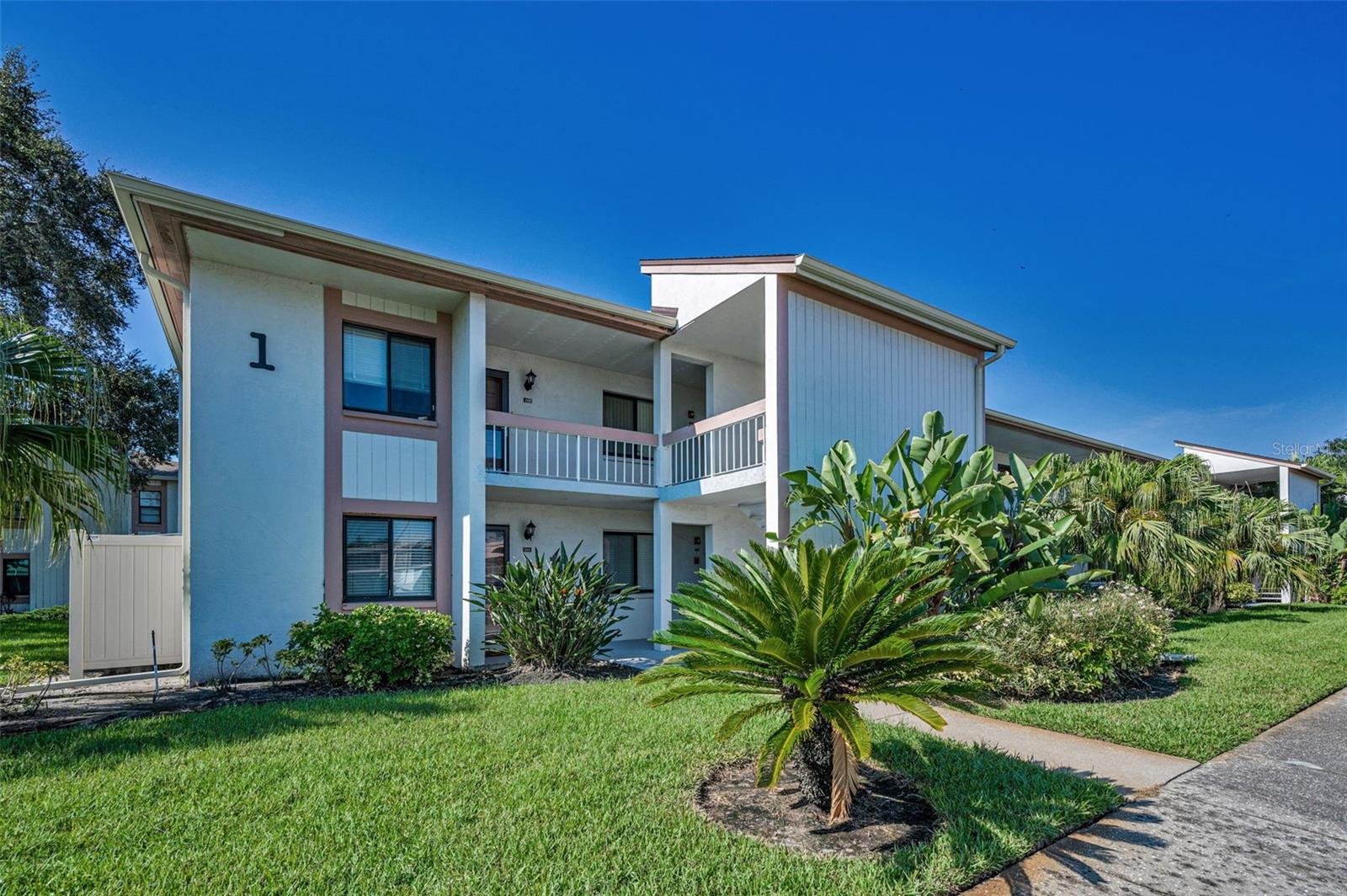 Image 3 of 54 For 103 Lakeview Place 3