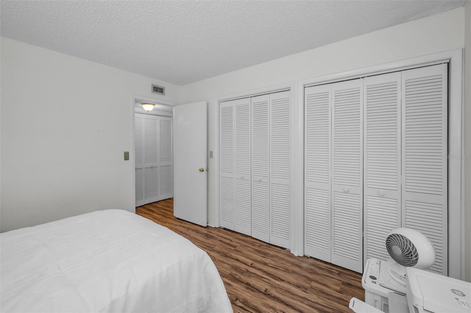 Image 30 of 54 For 103 Lakeview Place 3