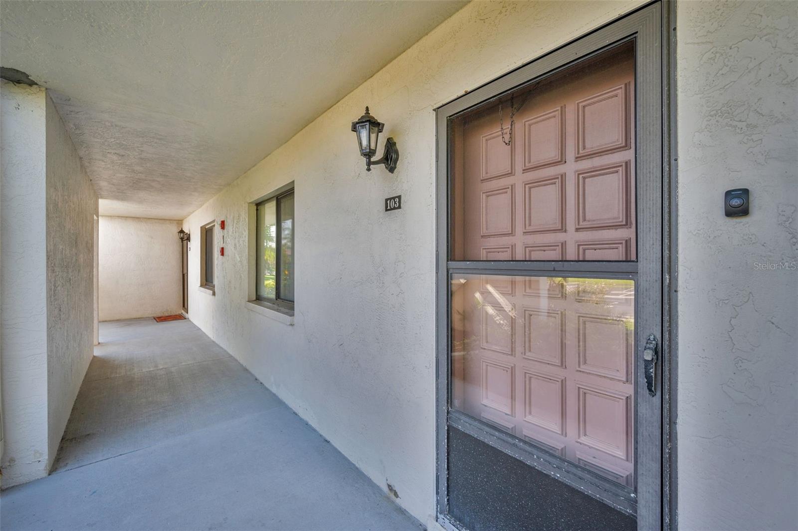 Image 7 of 54 For 103 Lakeview Place 3