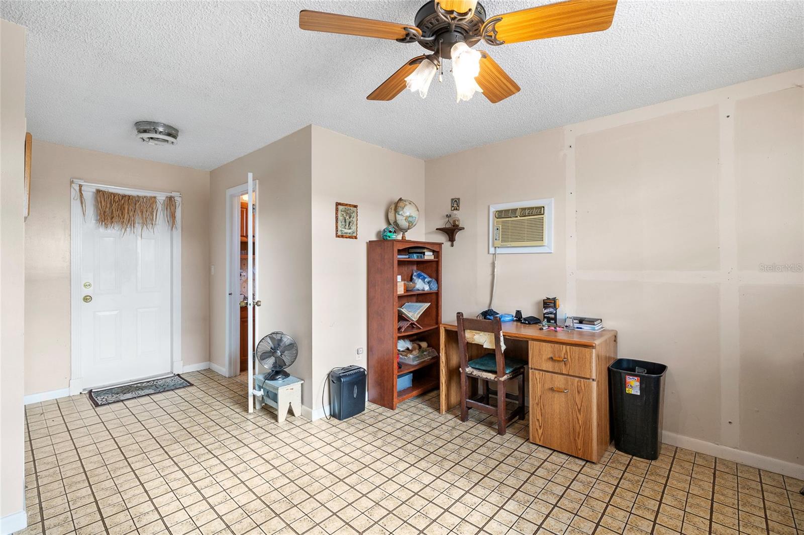 Image 18 of 31 For 4417 Paris Street
