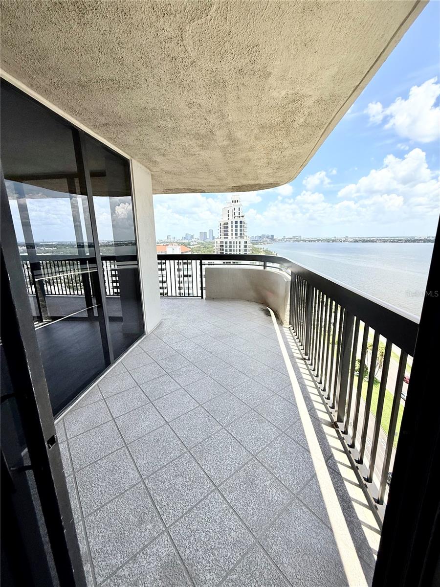 Image 15 of 42 For 2413 Bayshore Boulevard 1805