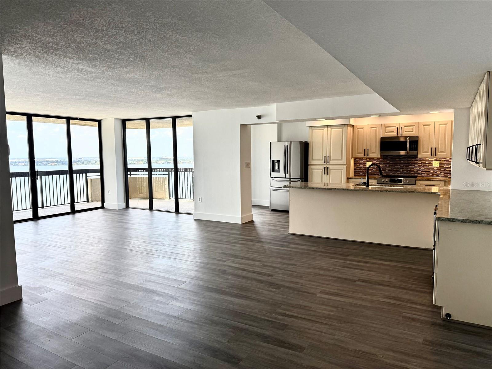 Image 19 of 42 For 2413 Bayshore Boulevard 1805