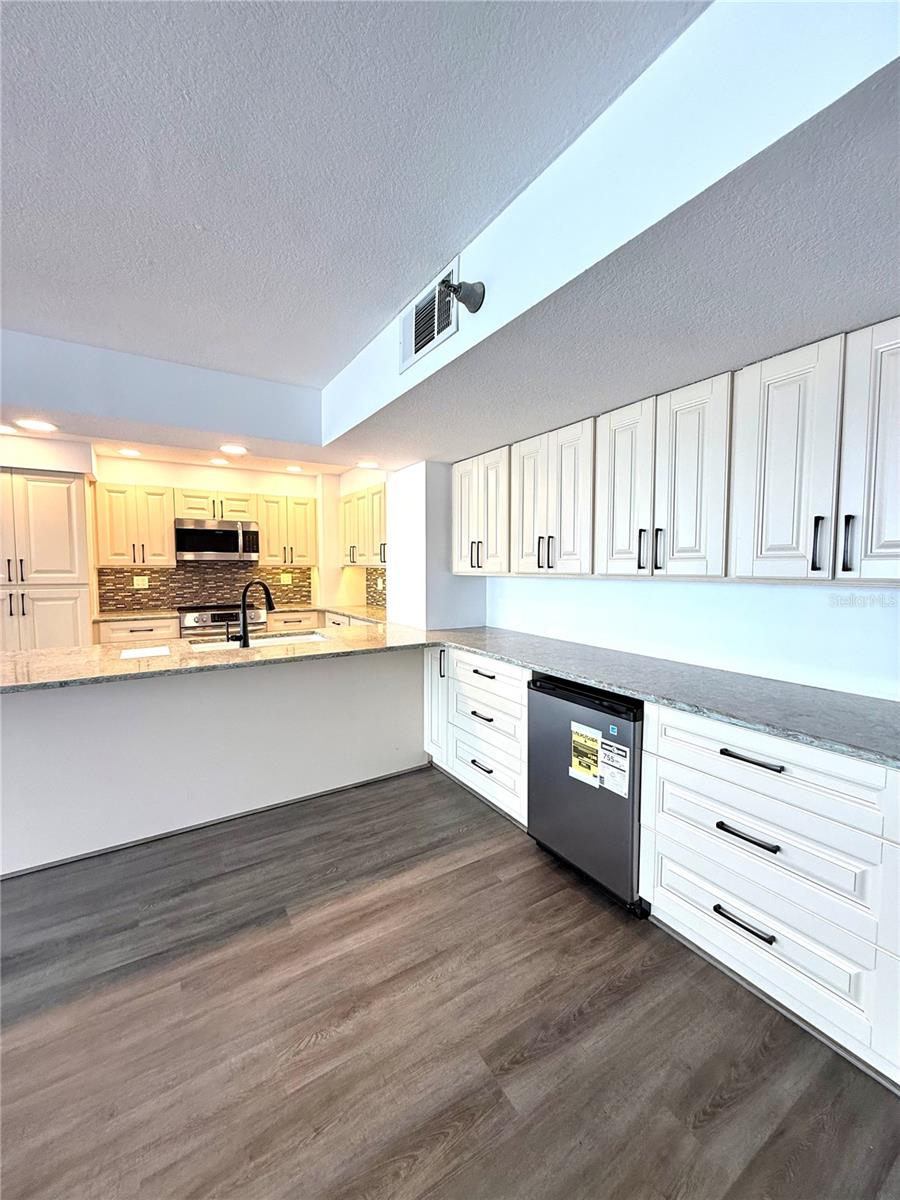 Image 22 of 42 For 2413 Bayshore Boulevard 1805