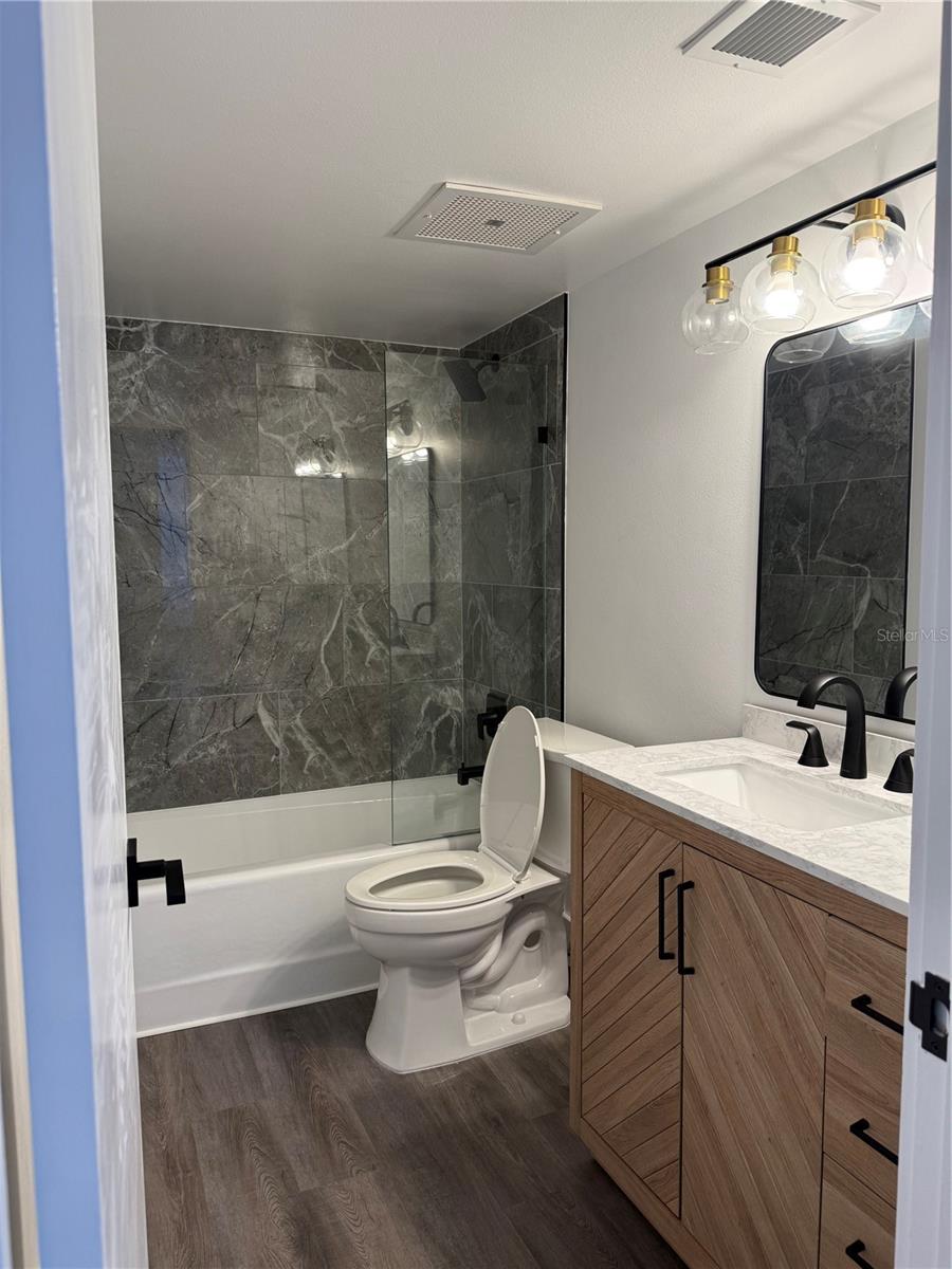 Image 23 of 42 For 2413 Bayshore Boulevard 1805