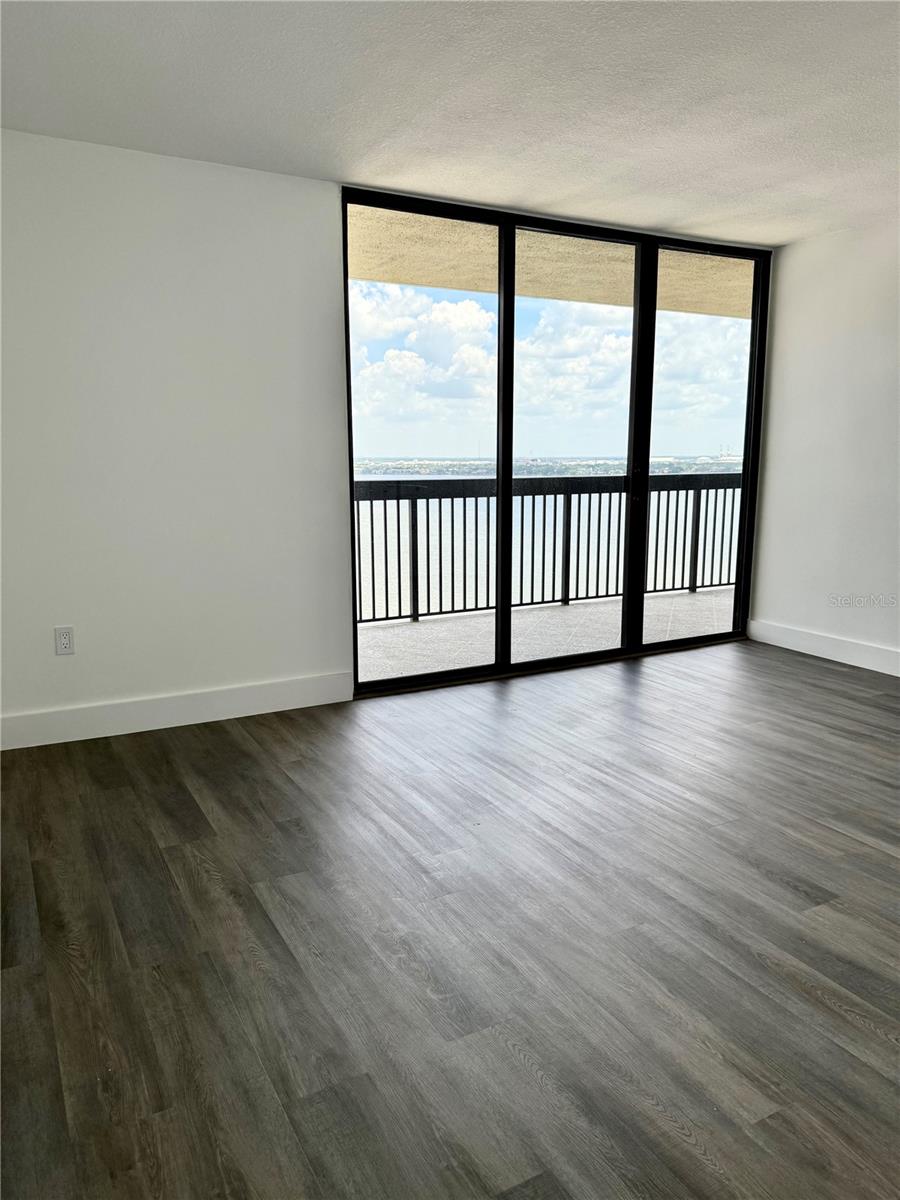 Image 24 of 42 For 2413 Bayshore Boulevard 1805