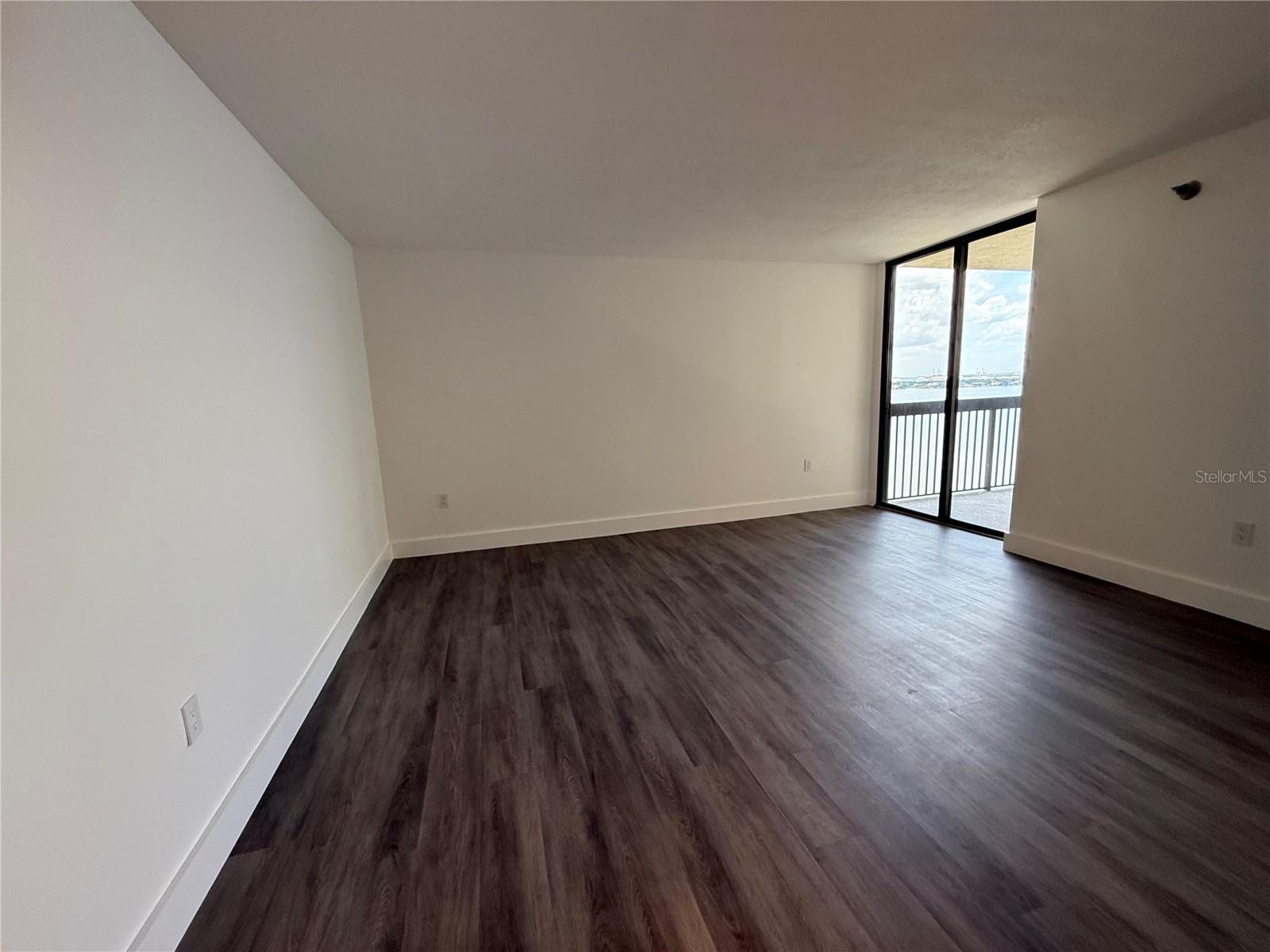 Image 29 of 42 For 2413 Bayshore Boulevard 1805