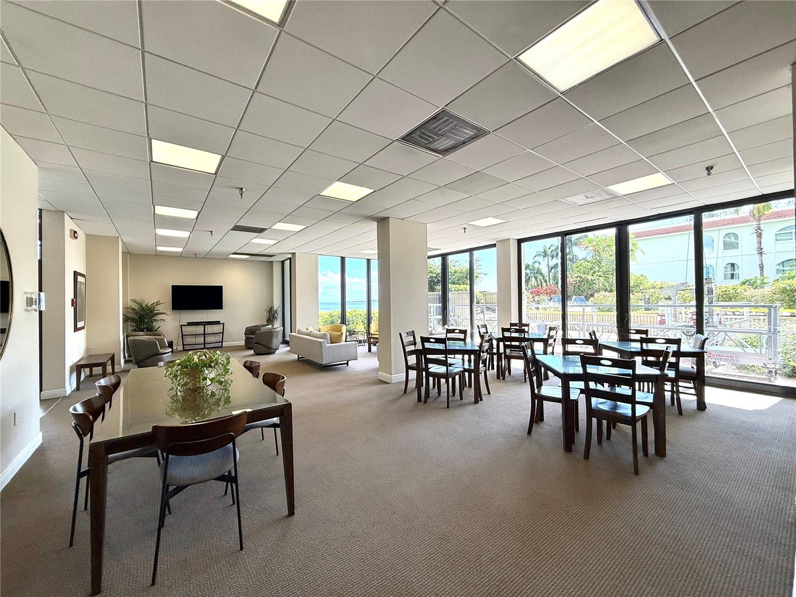Image 32 of 42 For 2413 Bayshore Boulevard 1805