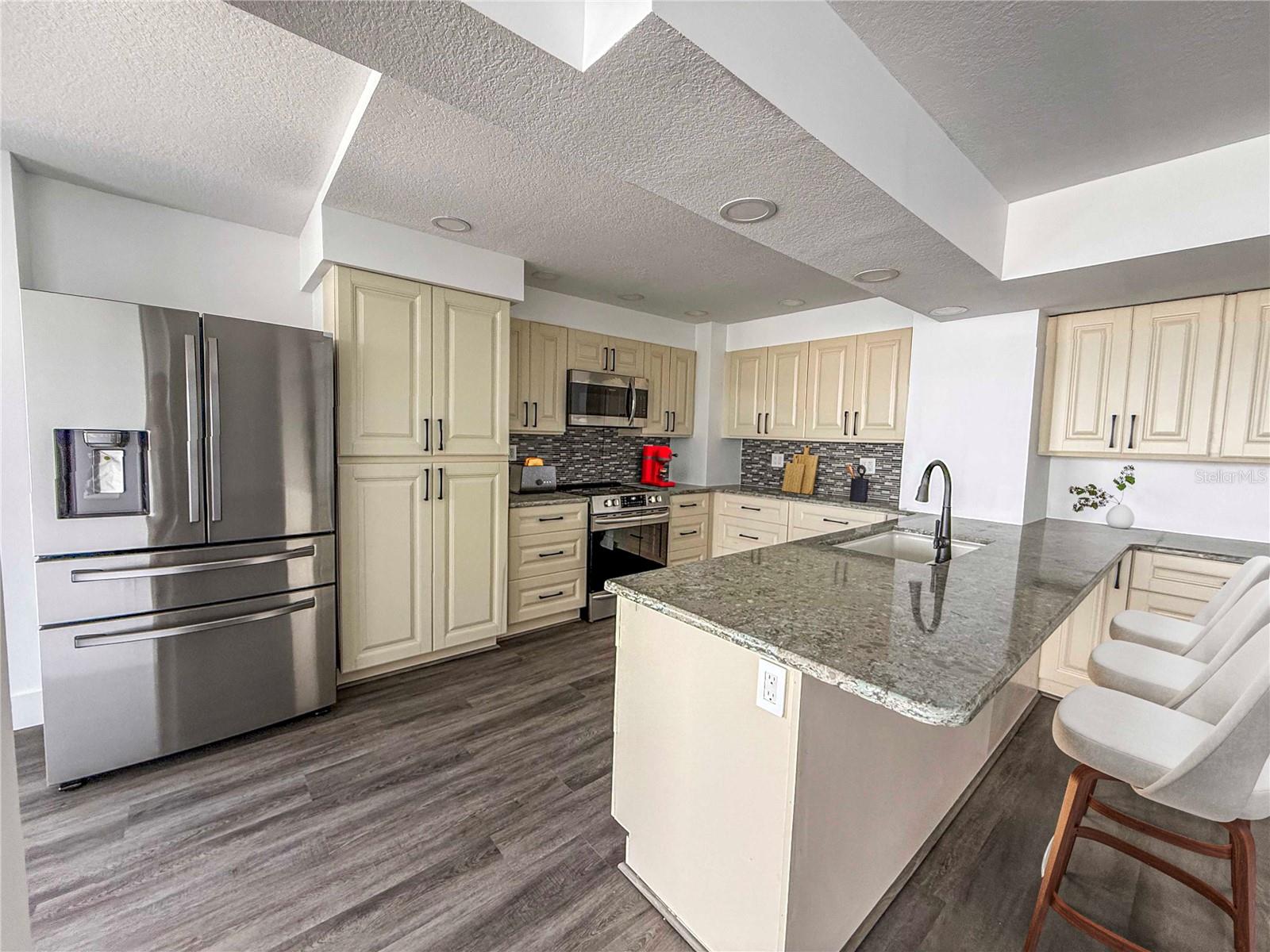 Image 7 of 42 For 2413 Bayshore Boulevard 1805