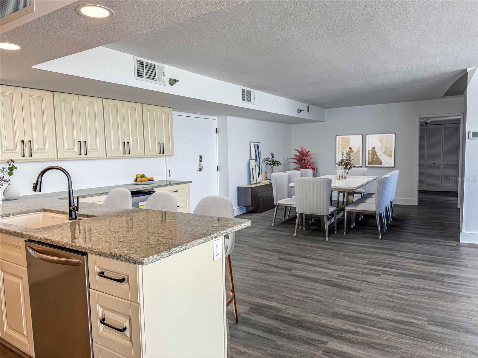 Image 8 of 42 For 2413 Bayshore Boulevard 1805