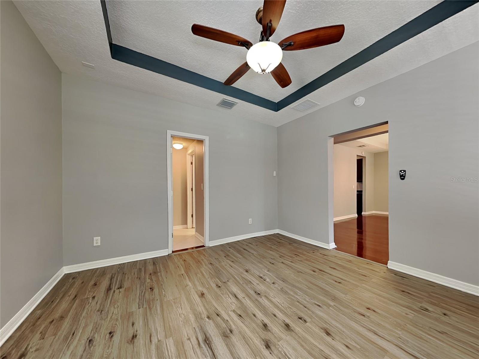 Image 13 of 20 For 16230 Palmettoglen Court