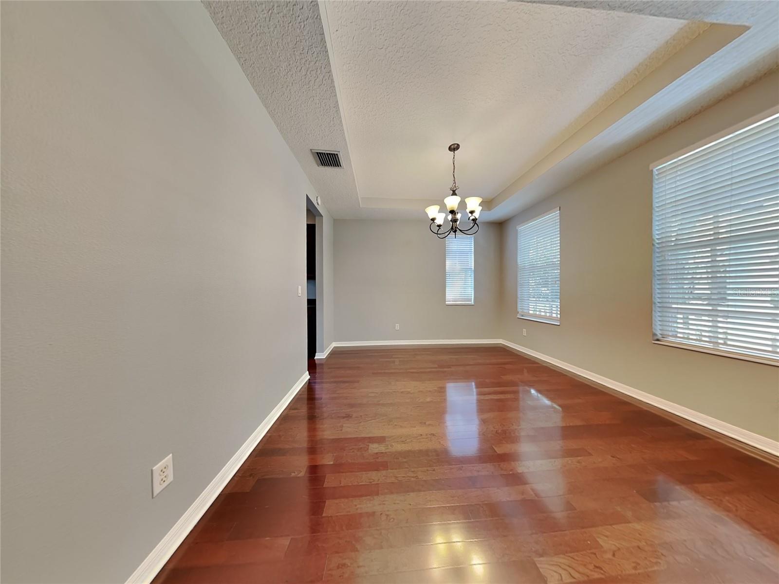 Image 5 of 20 For 16230 Palmettoglen Court