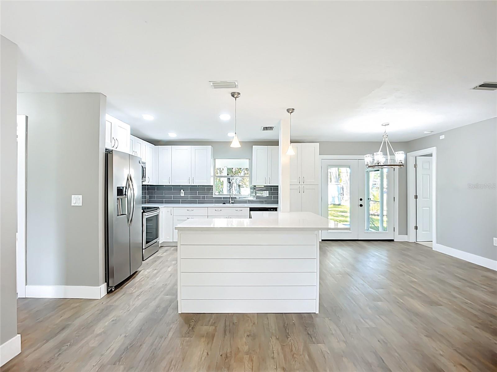 Image 15 of 45 For 1015 24th Avenue W