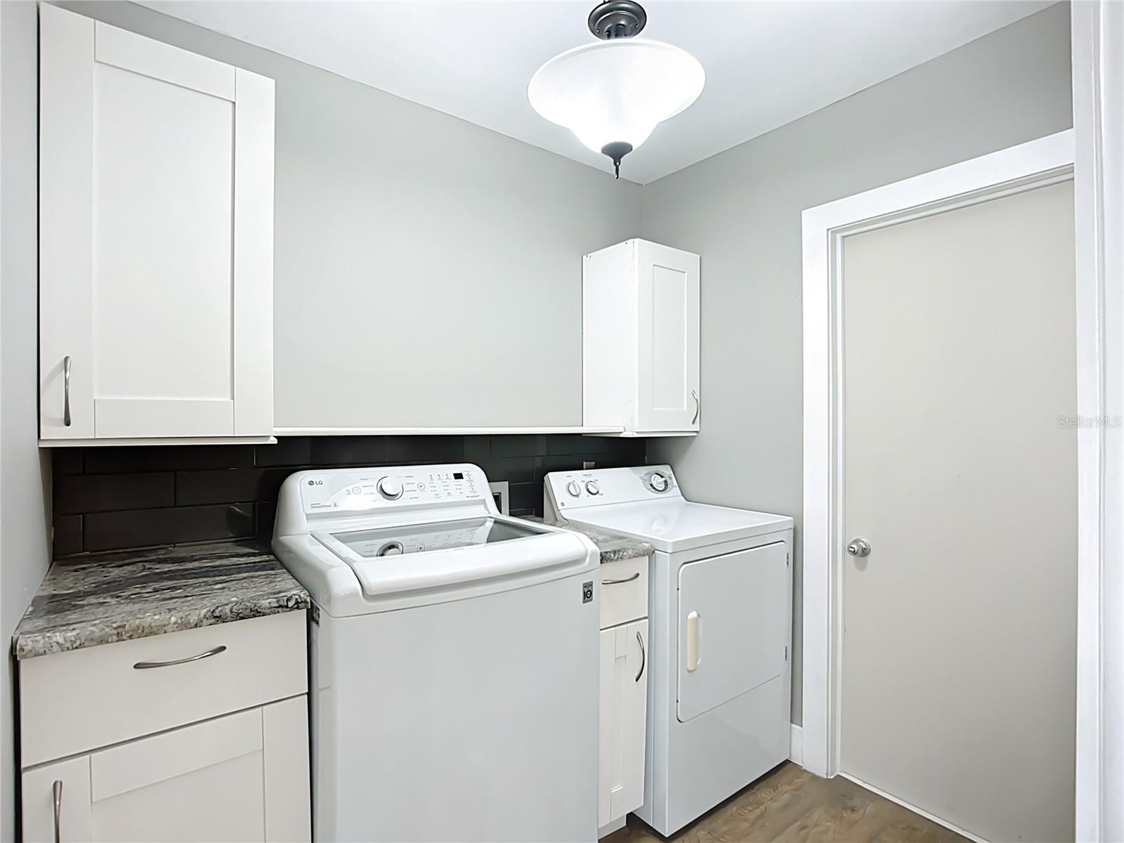 Image 32 of 45 For 1015 24th Avenue W