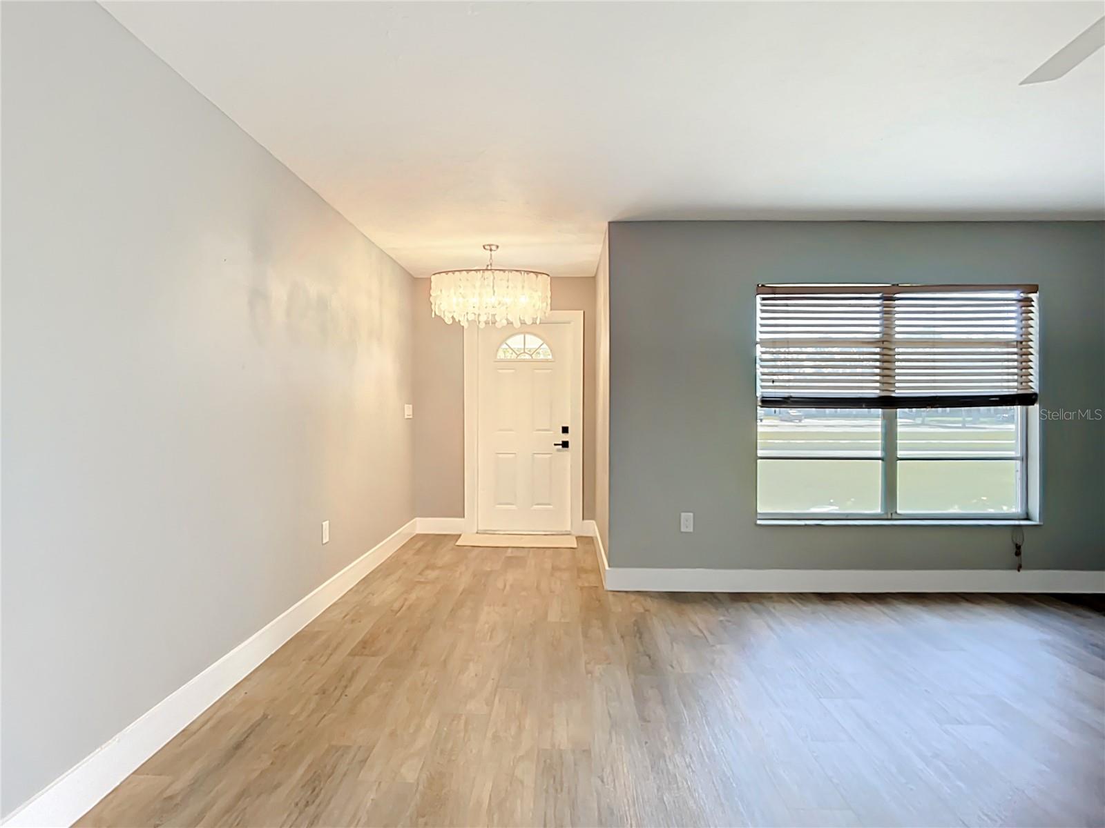 Image 6 of 45 For 1015 24th Avenue W