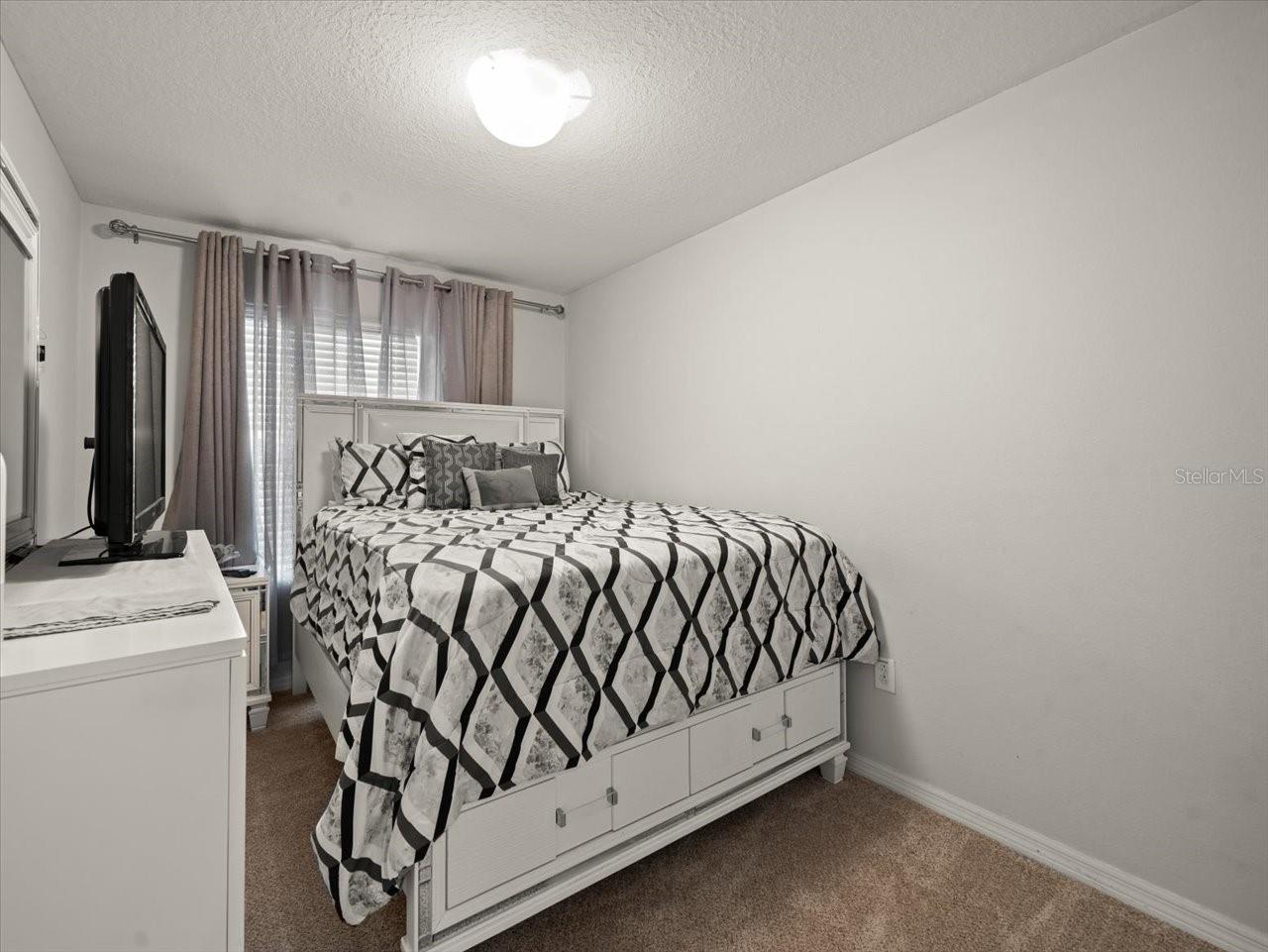 Image 26 of 36 For 2711 Isabella Valley Court