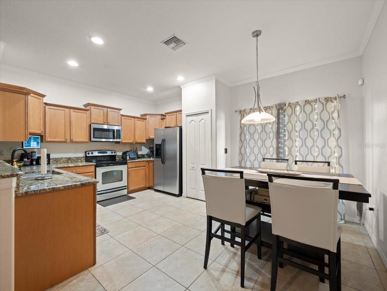 Image 6 of 36 For 2711 Isabella Valley Court