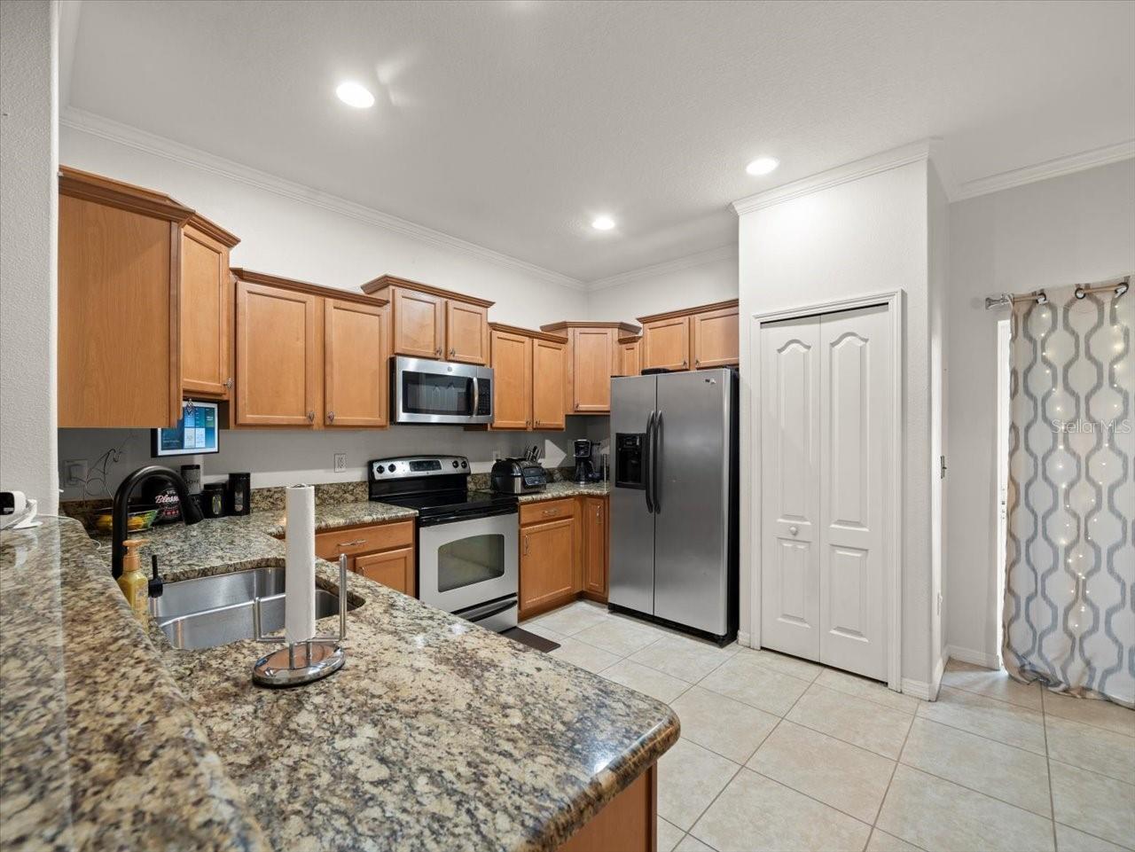 Image 8 of 36 For 2711 Isabella Valley Court