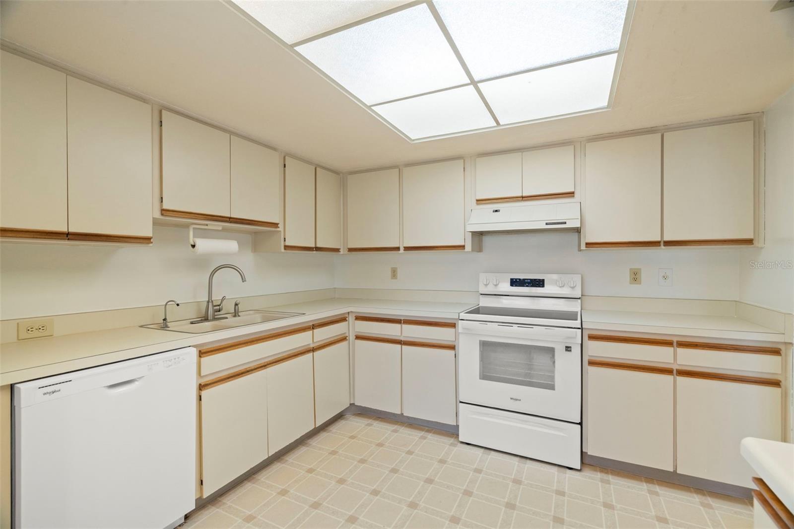 Image 15 of 36 For 4111 89th Avenue N