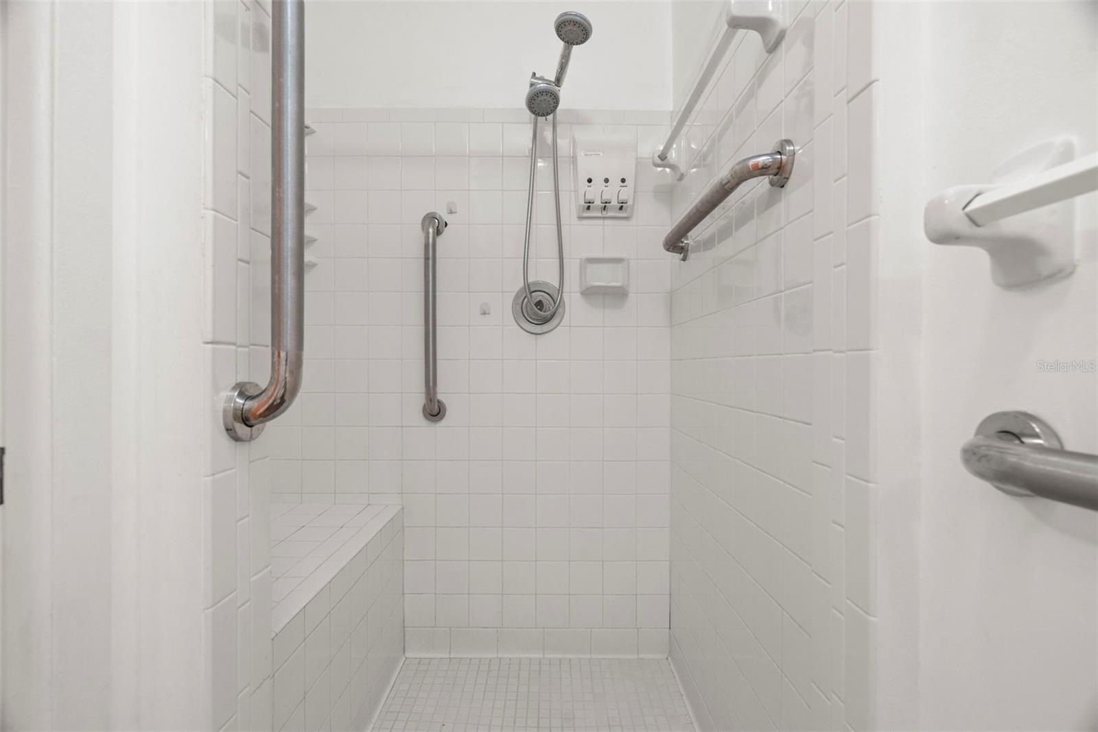 Image 20 of 36 For 4111 89th Avenue N