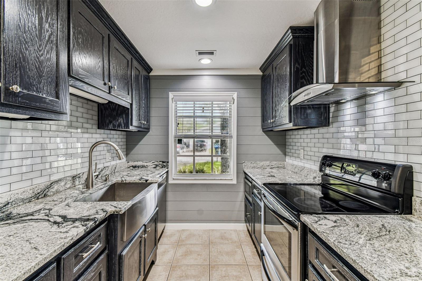 Image 11 of 37 For 3122 Hartnett Avenue