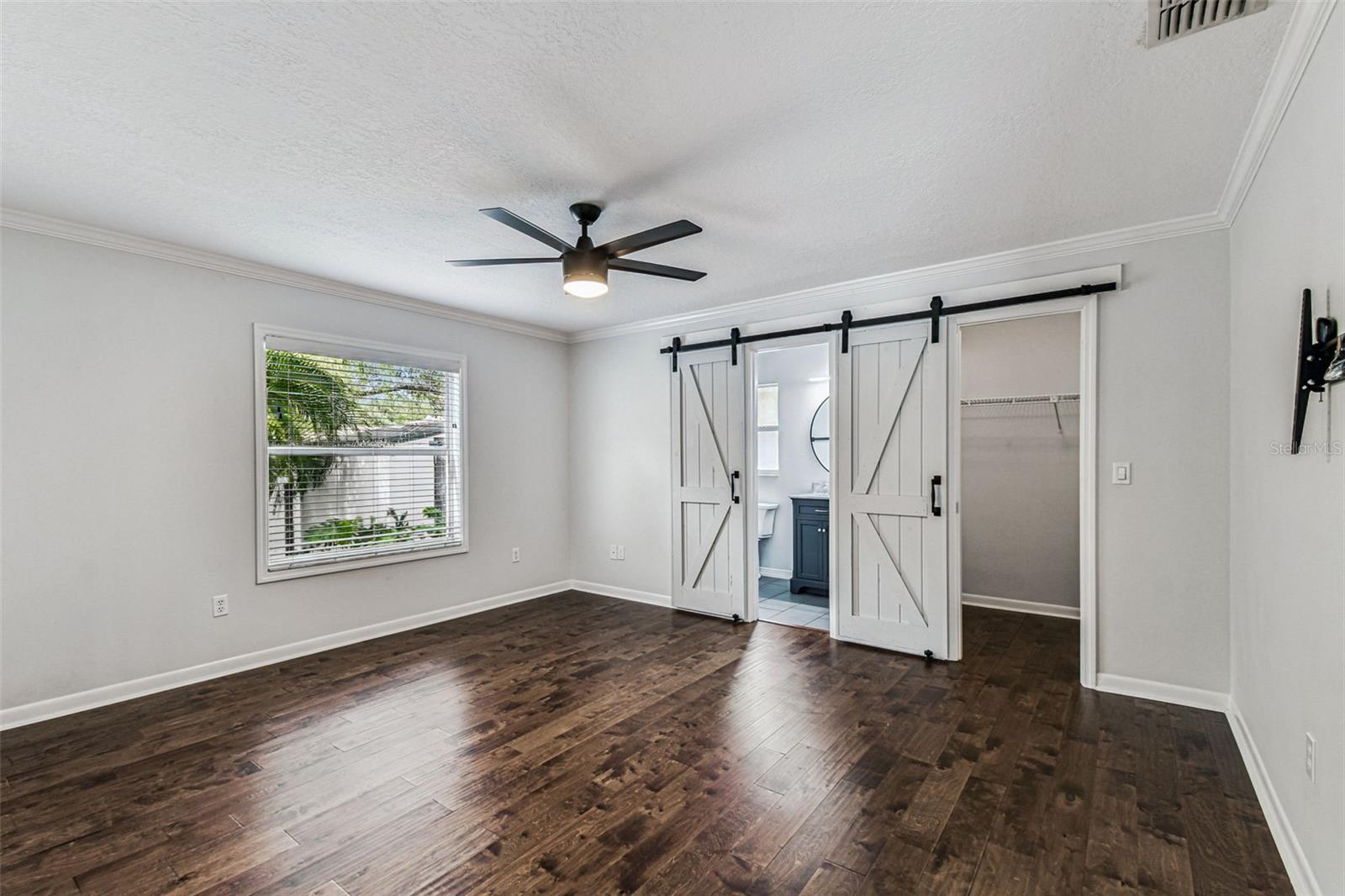 Image 21 of 37 For 3122 Hartnett Avenue