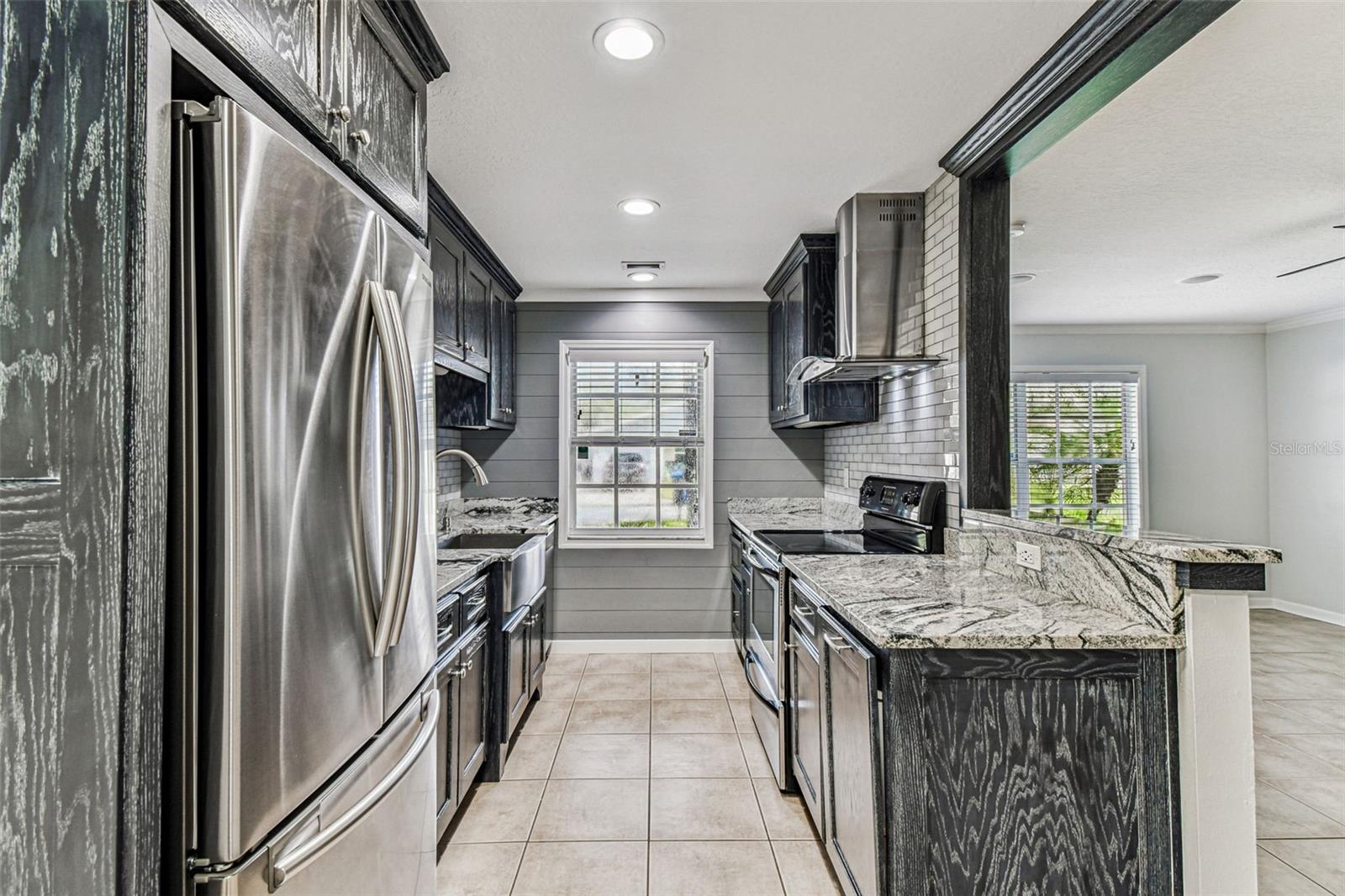 Image 9 of 37 For 3122 Hartnett Avenue