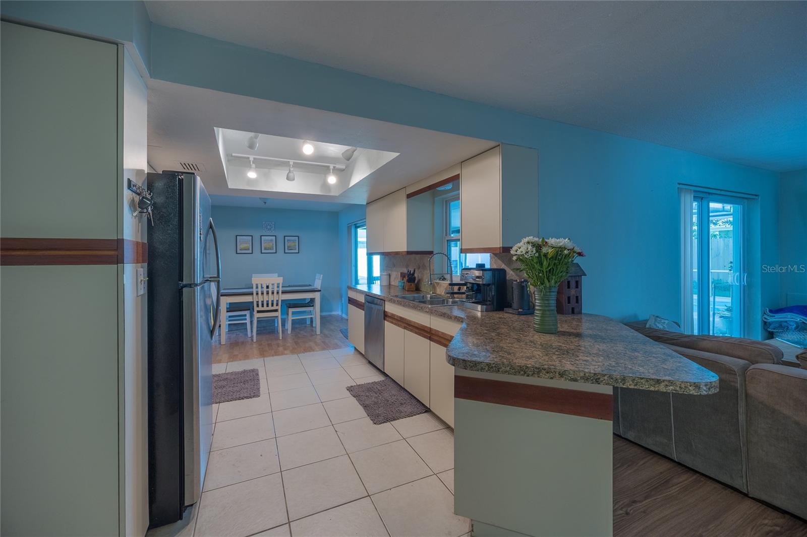 Image 11 of 26 For 795 San Salvador Drive