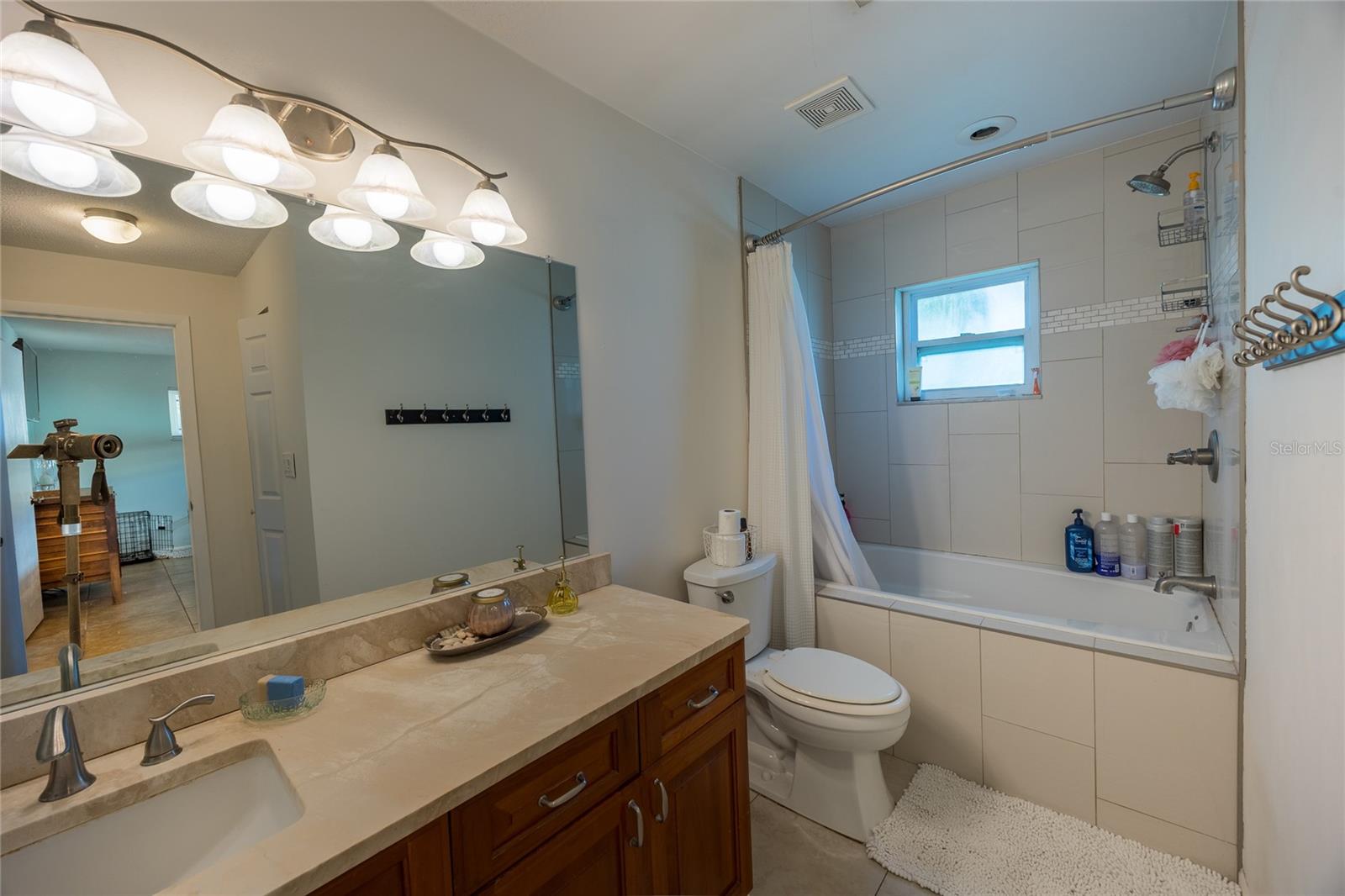 Image 6 of 26 For 795 San Salvador Drive