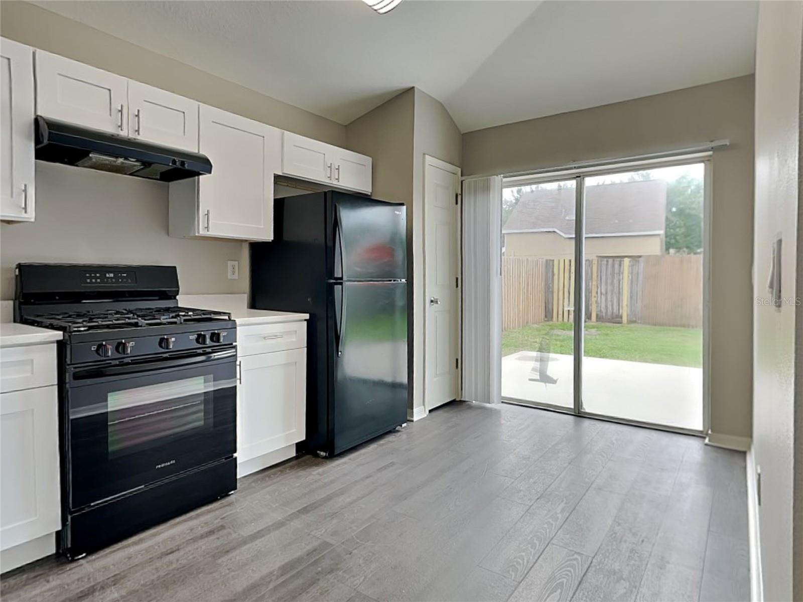 Image 4 of 15 For 7520 Oxford Garden Circle