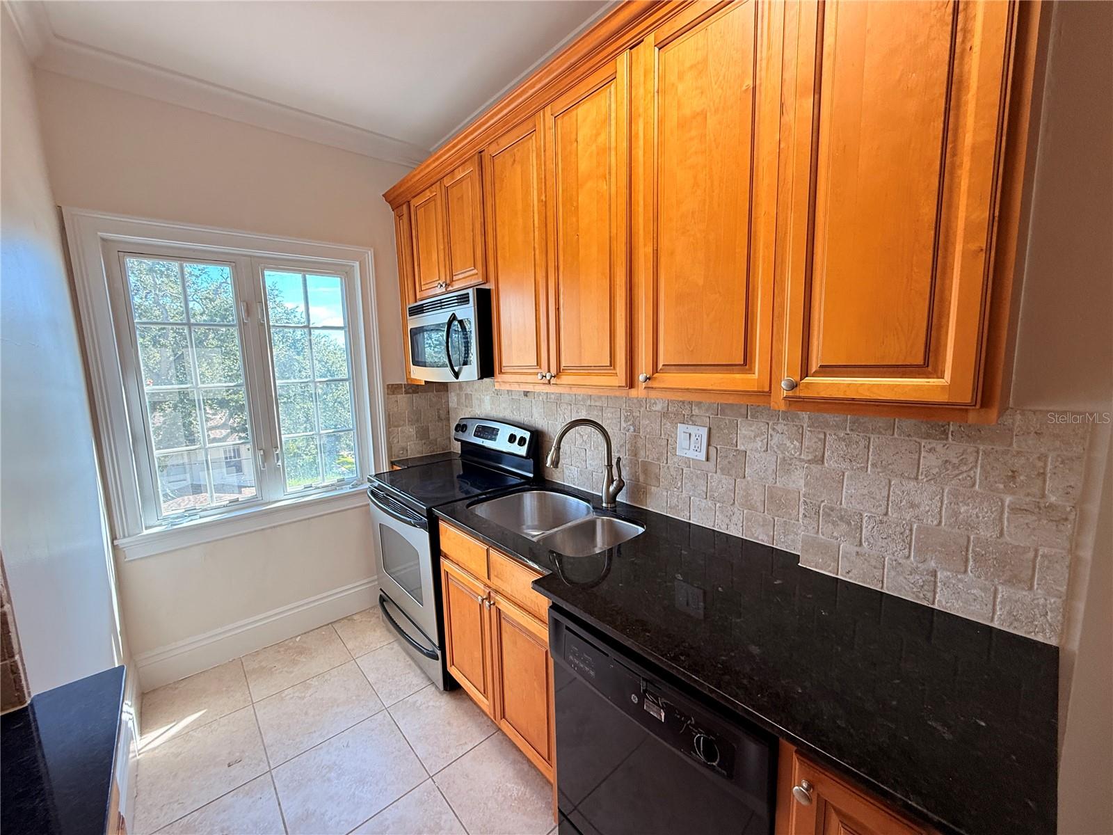 Image 3 of 7 For 2117 Dekle Avenue B3