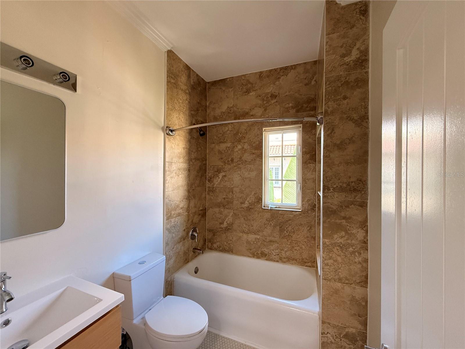 Image 5 of 7 For 2117 Dekle Avenue B3