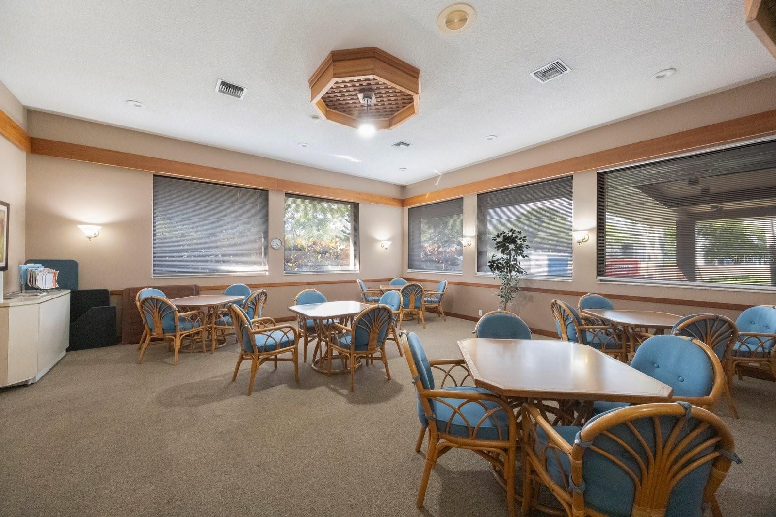 Image 31 of 43 For 3078 Eastland Boulevard 304