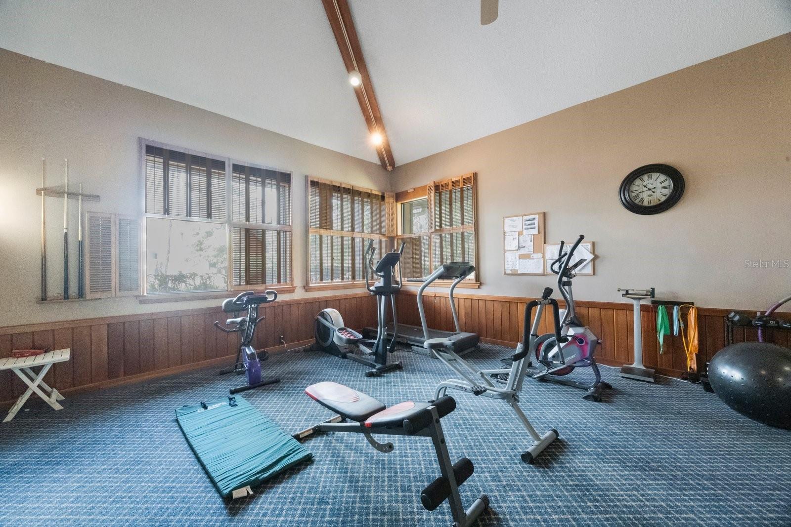 Image 34 of 43 For 3078 Eastland Boulevard 304