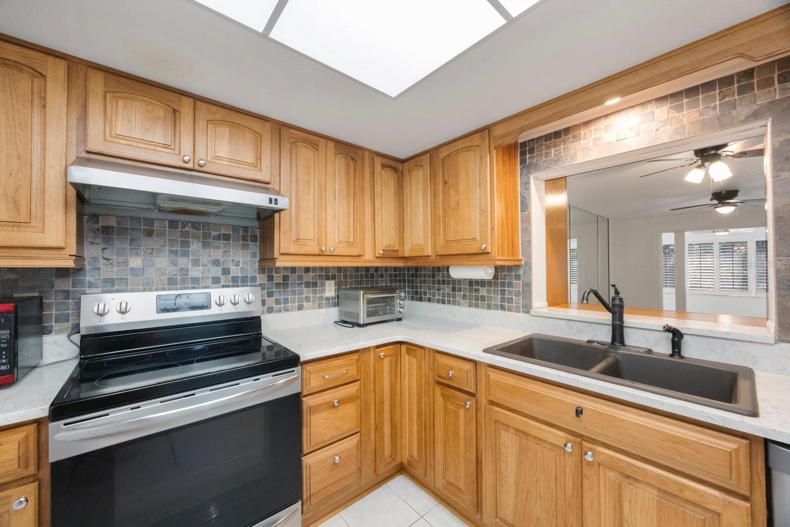 Image 6 of 43 For 3078 Eastland Boulevard 304