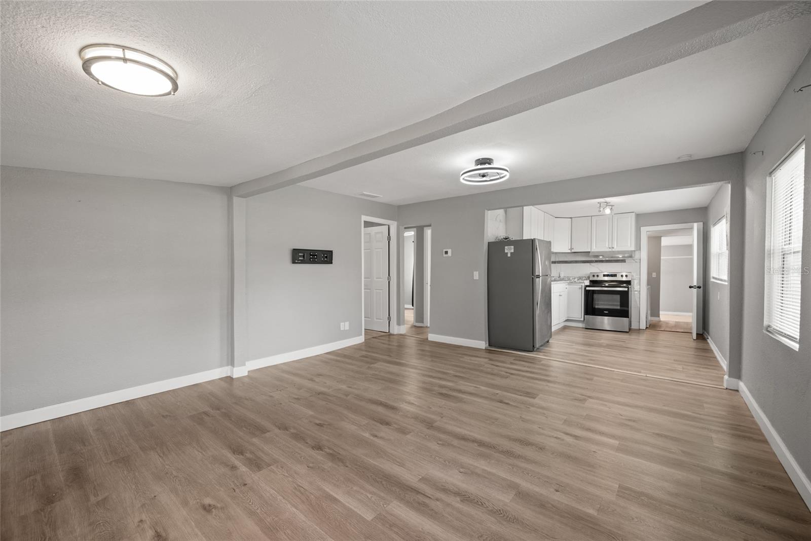 Image 11 of 47 For 605 S S Disston Ave
