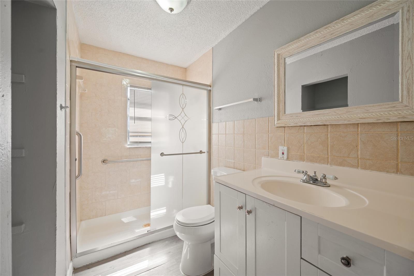 Image 15 of 47 For 605 S S Disston Ave