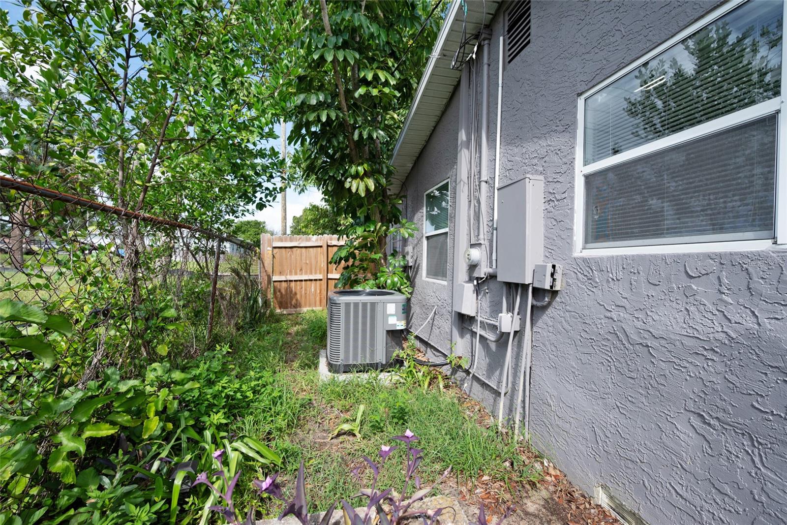 Image 26 of 47 For 605 S S Disston Ave