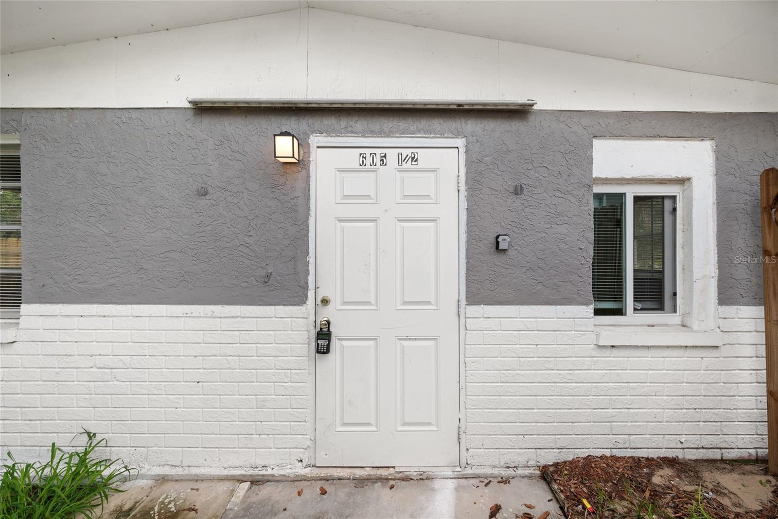 Image 28 of 47 For 605 S S Disston Ave